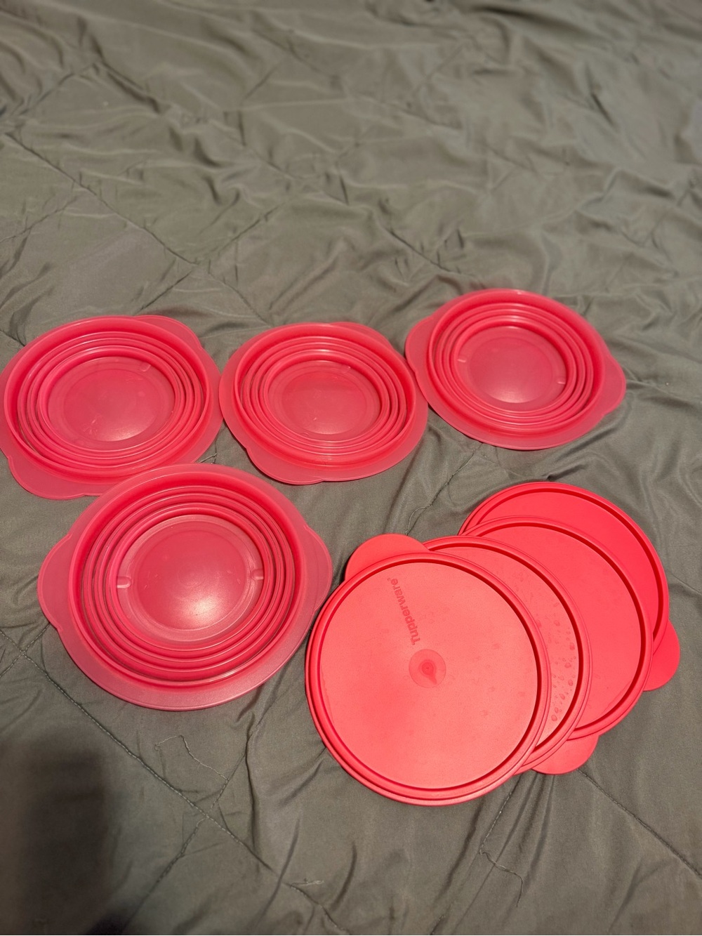 Set of 4 Tupperware Flat Out’s 3C each